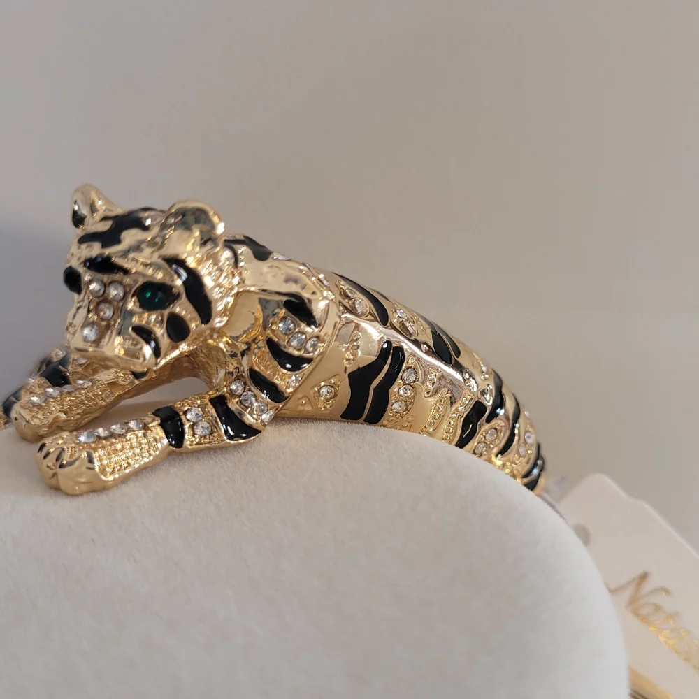 Stunning Natasha Tiger Bracelet. Sparkly. Gold Tone. New. - Picture 11 of 12